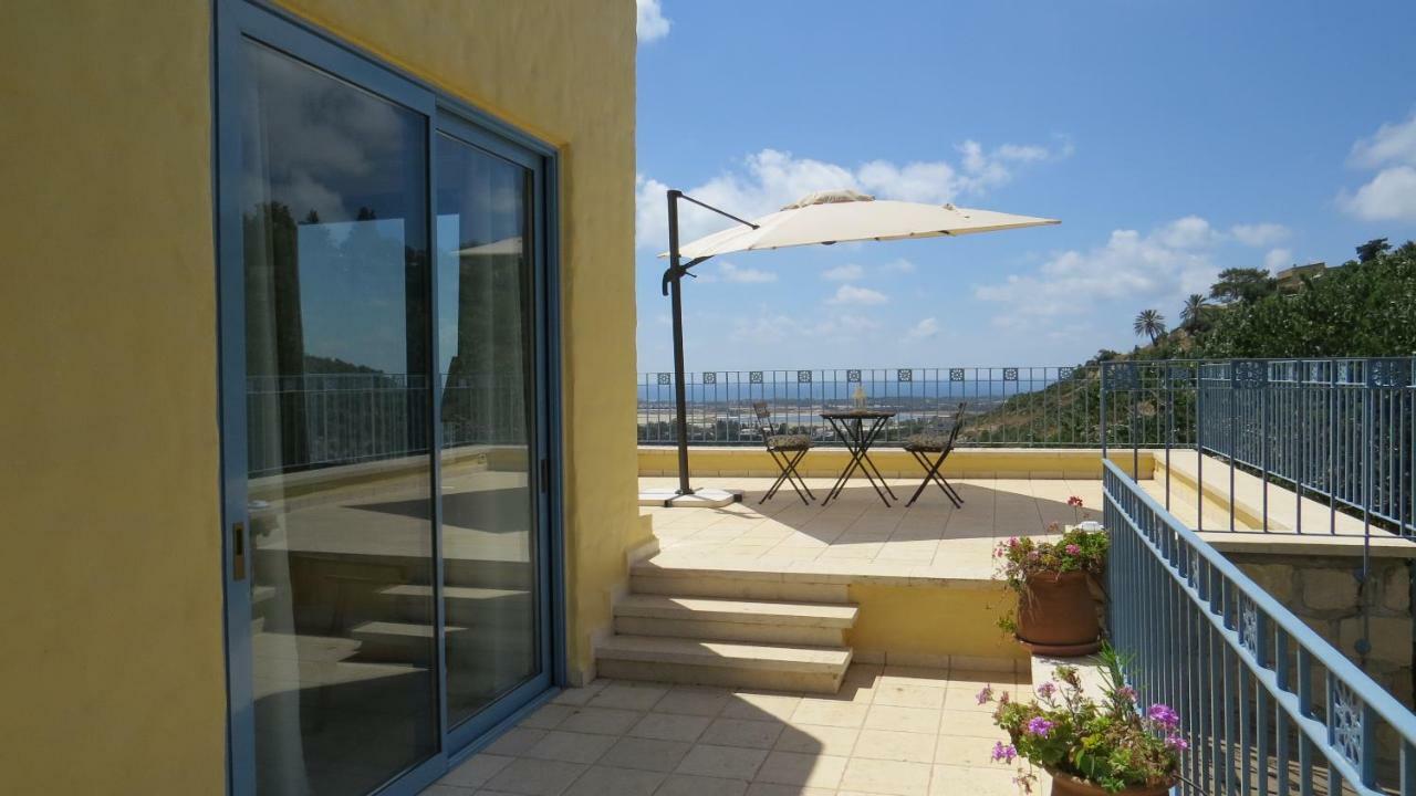 Artsea Studio Apartment With Sea View Ein Hod Exterior photo