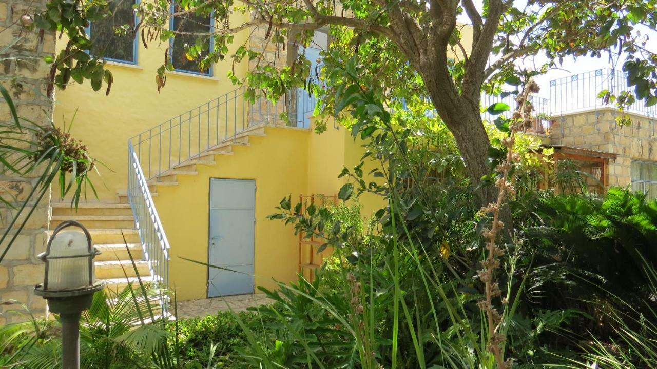 Artsea Studio Apartment With Sea View Ein Hod Exterior photo