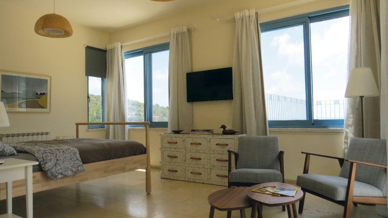 Artsea Studio Apartment With Sea View Ein Hod Exterior photo