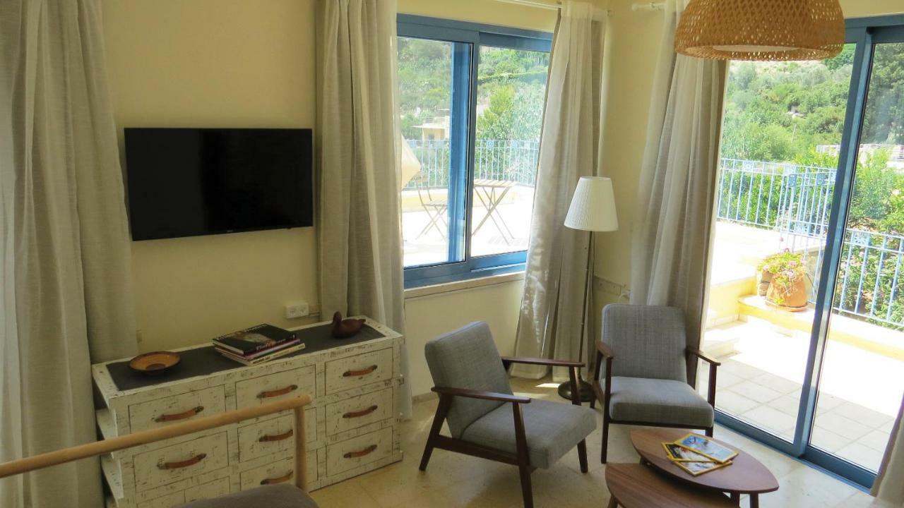 Artsea Studio Apartment With Sea View Ein Hod Exterior photo