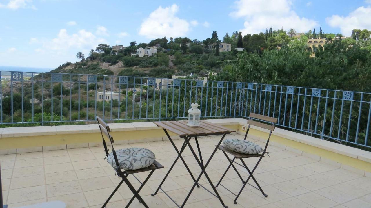 Artsea Studio Apartment With Sea View Ein Hod Exterior photo